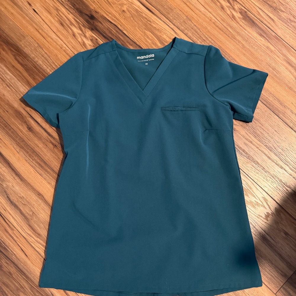 Mandala maternity scrub pants S, top XS, Caribbean Blue